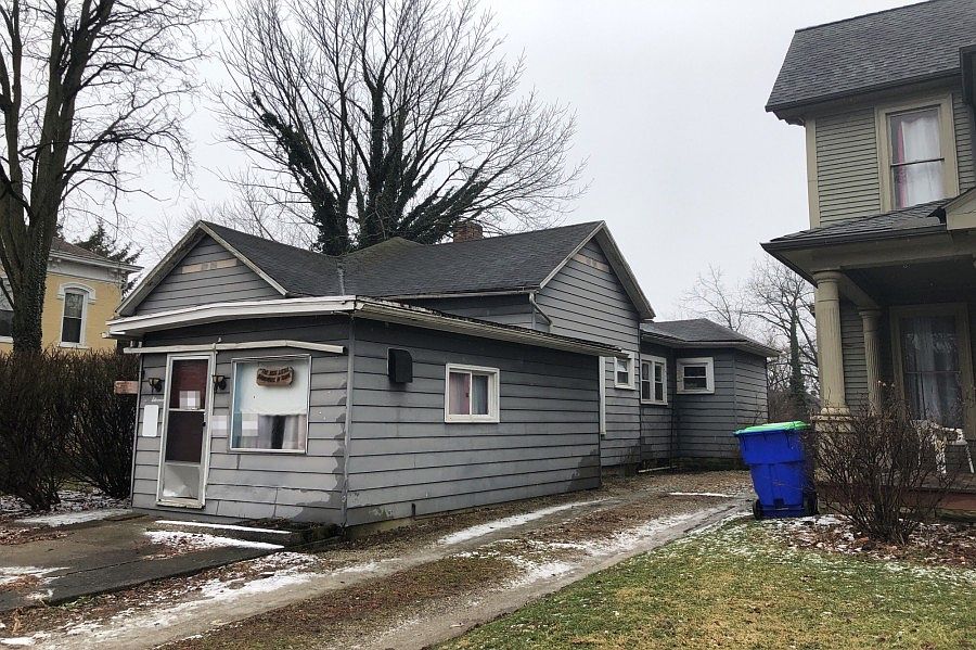 2nd image of 411 N North St #1
