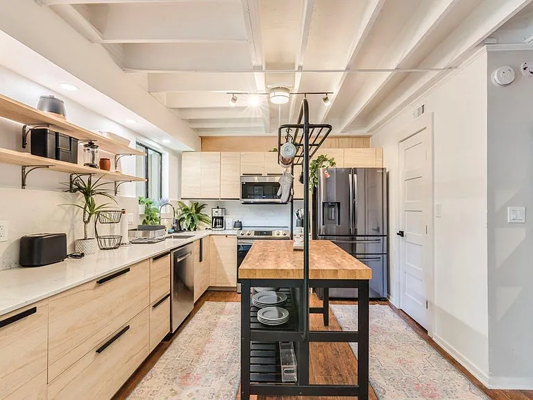 500 E Riverside Dr #206 — Photo 8