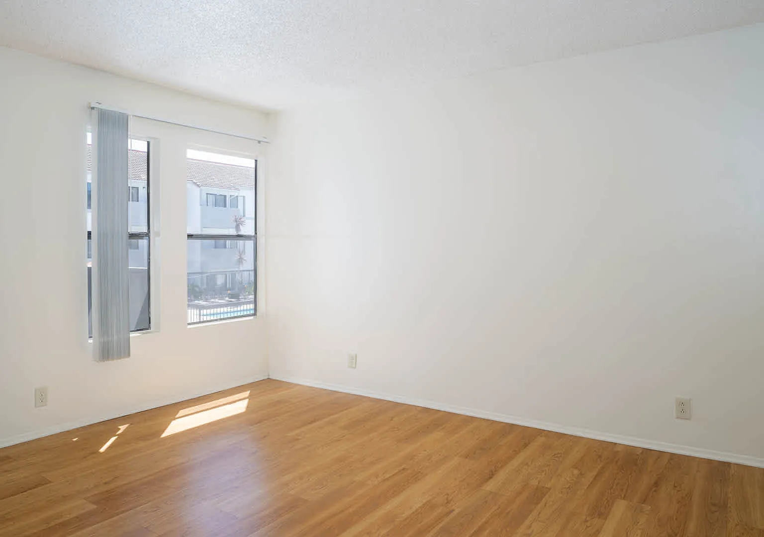 Ocean Crest — Photo 1