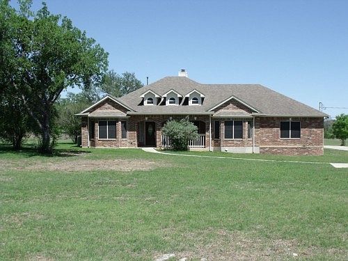 1st image of 410 Oak Forest Dr