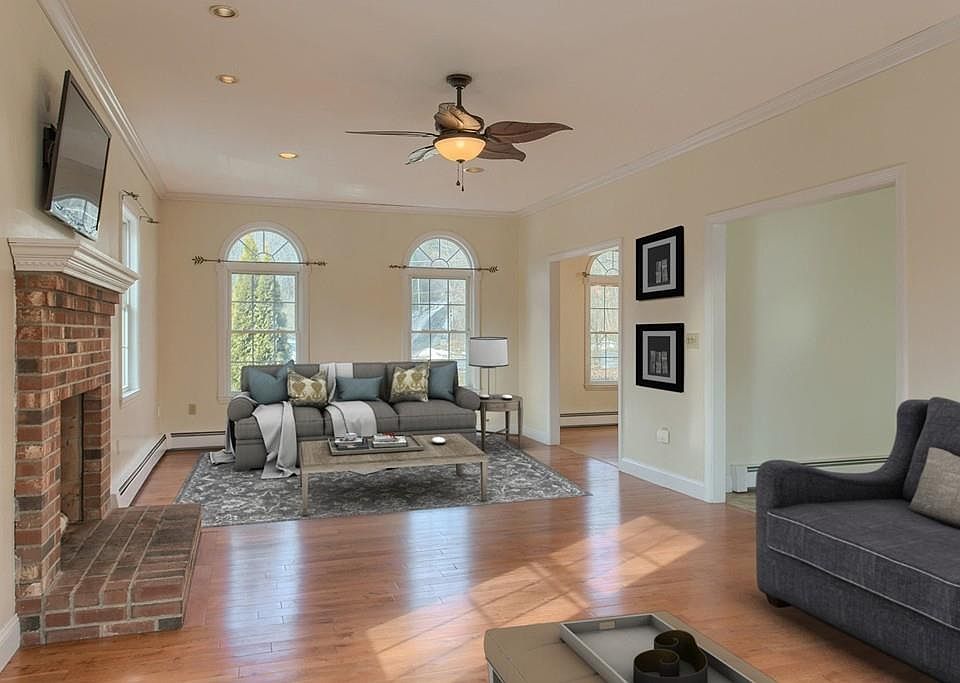 419 Lancaster Ave, Lunenburg, MA 01462 Zillow