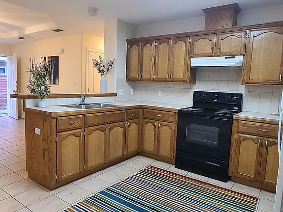 2nd image of 2102 Bahamas Dr #5
