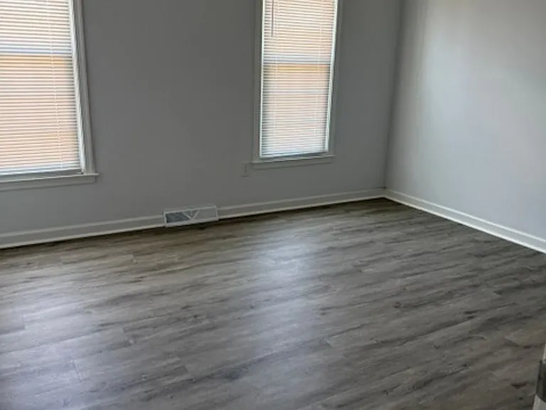 302 Cottonwood Ln — Photo 9