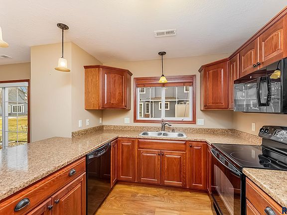 2nd image of 1213 N Pekin Pl