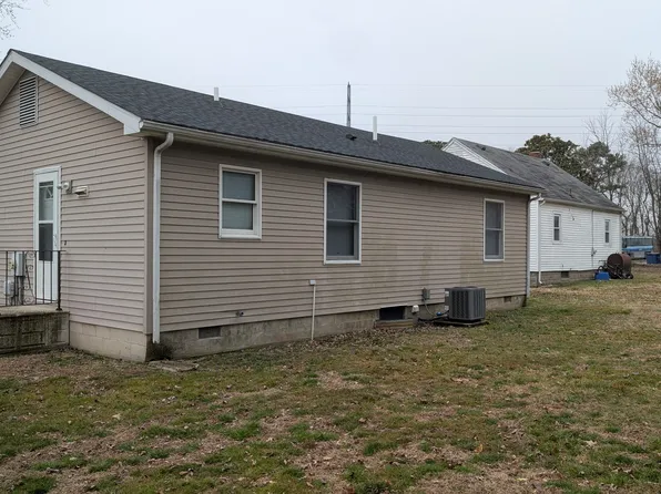 113 1st St, Bridgeville, DE 19933