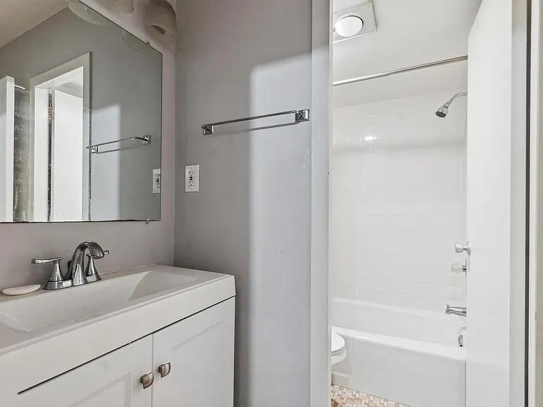 2201 L St NW #218 — Photo 3