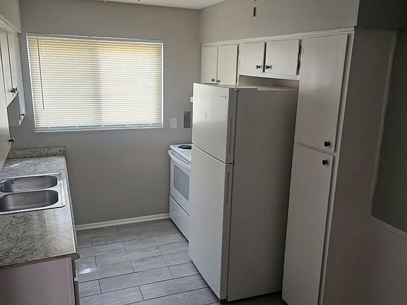 4th image of 2866 Montana Ave #2