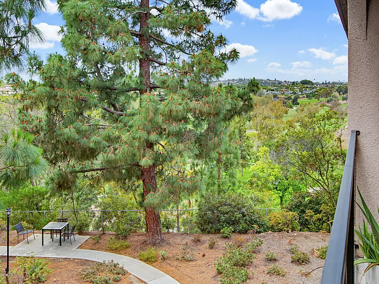 7858 Cowles Mountain Ct #D27 — Photo 25