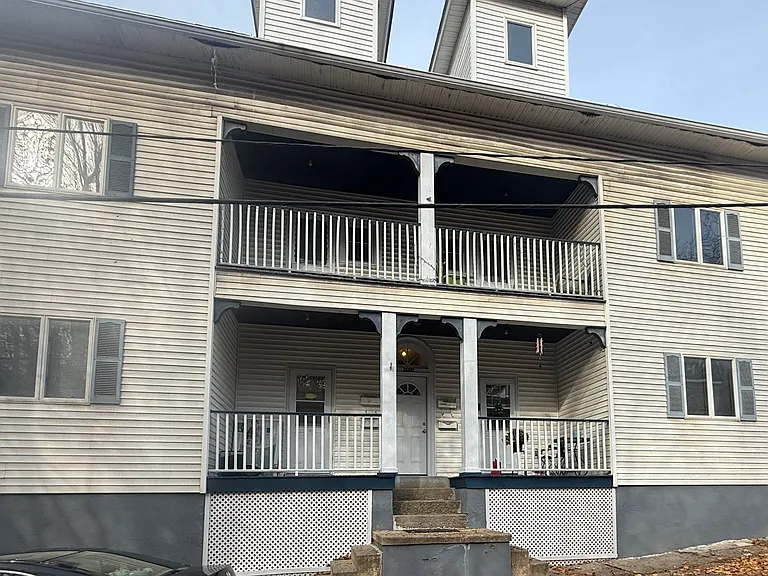 1019 Bunker Hill St — Photo 1