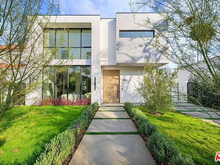 316 S Oakhurst Dr — Photo 1
