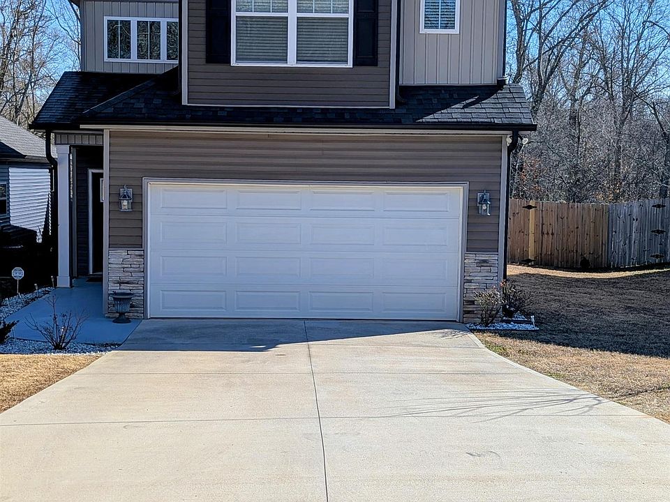 1st image of 179 Rosewood Cir