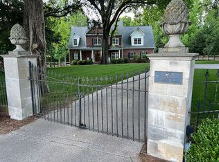 472 Hogan Rd, Nashville, TN 37220