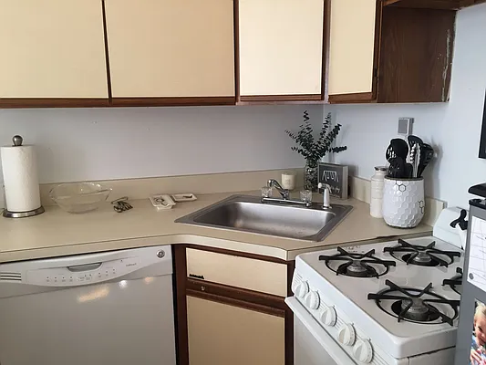 Rented by Village Living Realty | media 9