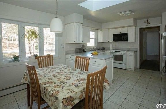 4th image of 24 Balsam Dr
