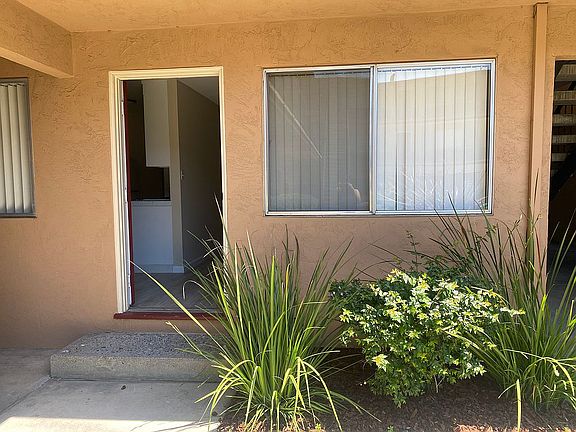 2nd image of 260 Mariposa Ave APT 8