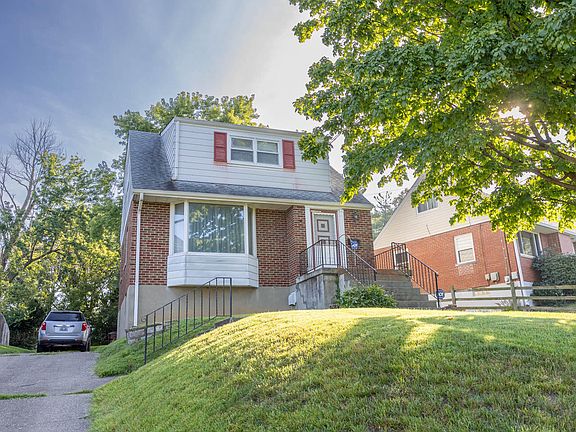 2nd image of 1 N Sherry Ln