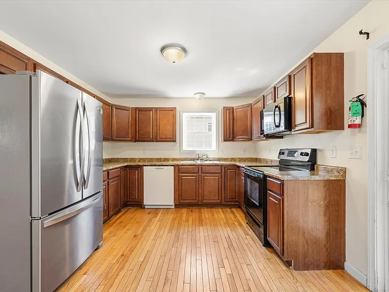 6 Stephanie Dr — Photo 11