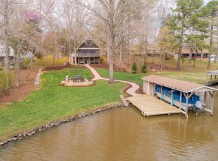 2 Waterview Ct, Bracey, VA 23919