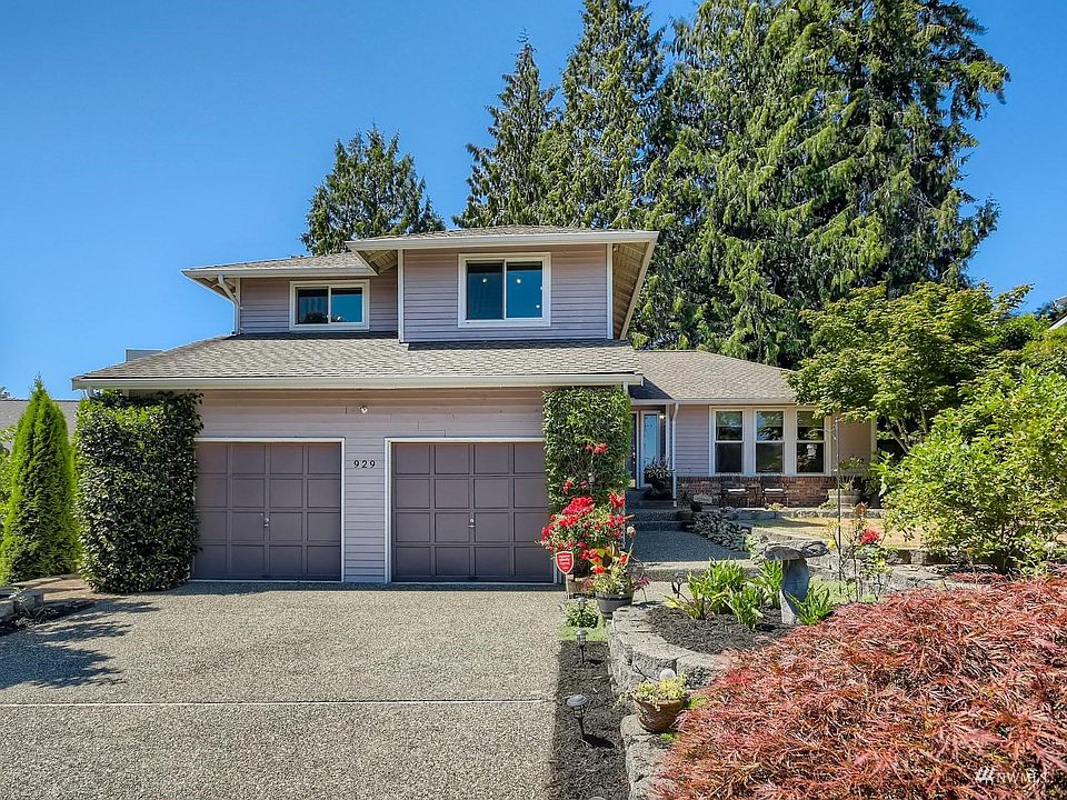 1st image of 929 224th Ave NE