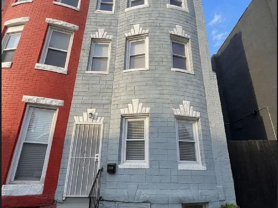 1st image of 1028 E North Ave