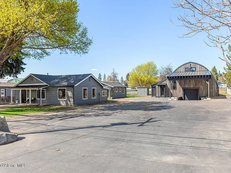 1431 E Miles Ave #A — Photo 4