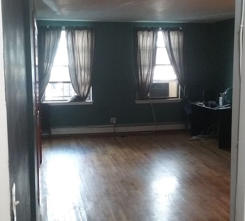 1st image of 126 N 3rd St #1