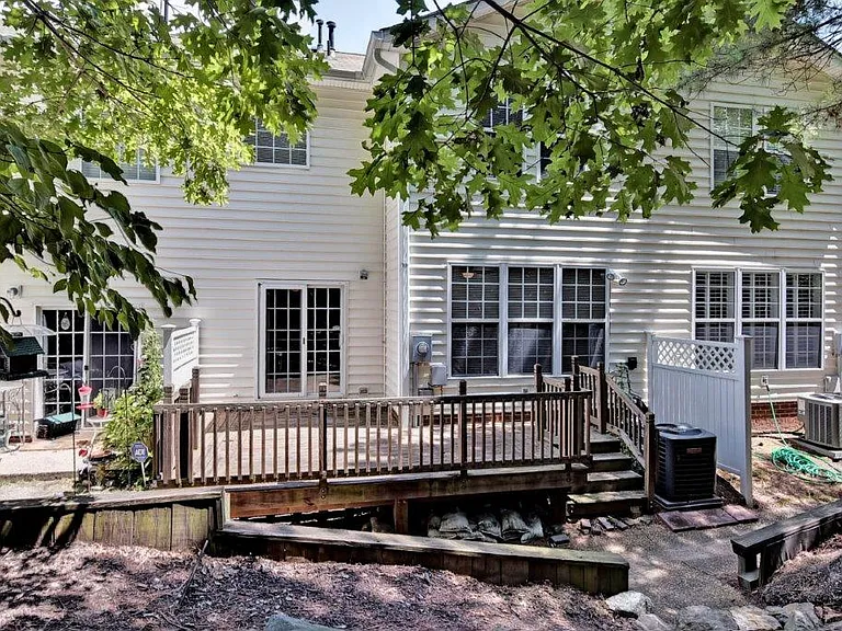 4559 Beacon Hill Dr — Photo 23