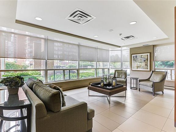 4th image of 1276 Maple Crossing Blvd #1711
