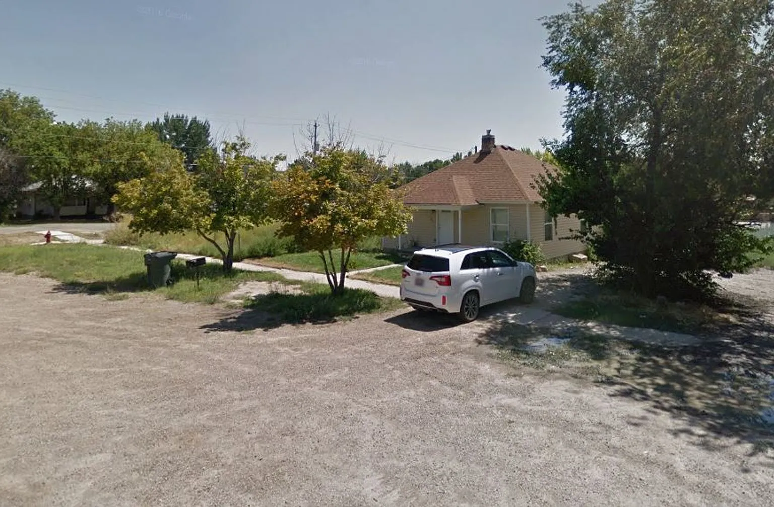 Charming Comfort 3 bedroom 1 bathroom house — Photo 2