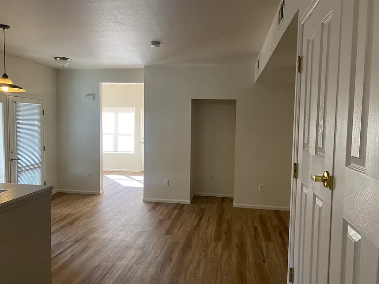 2541 S Bahama Cir #B — Photo 6