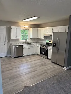 807 Foxwood Ct SW — Photo 2