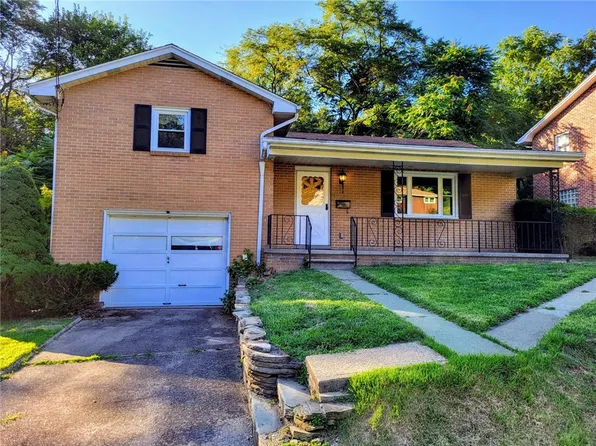 1421 Cambridge St, Natrona Heights, PA 15065