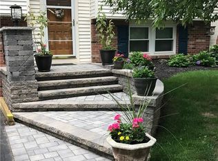 342 Bridgewood Dr, Rochester, NY 14612