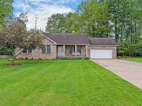 3002 Stardust Ln, Seymour, IN 47274