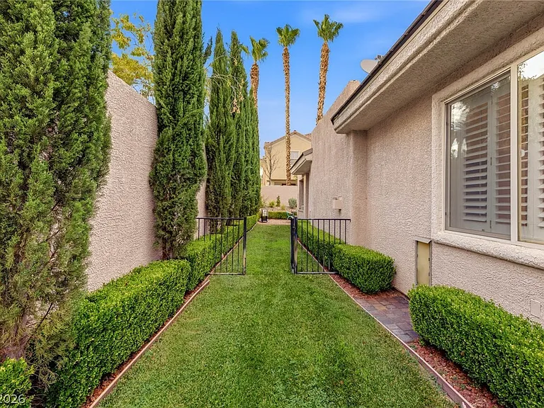 10848 Ickworth Ct — Photo 38