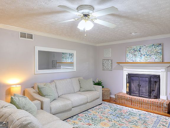 5th image of 2315 Fisher Dr