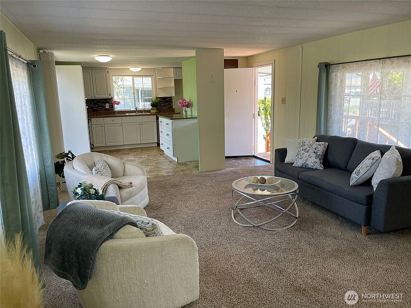 5th image of 600 NE Lincoln Drive #8
