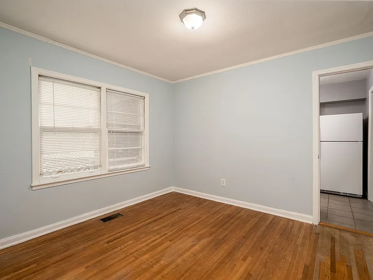 4586 Amboy Rd — Photo 13