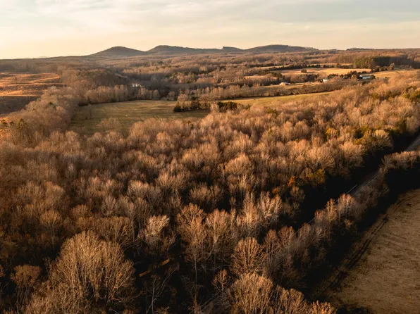 1 Plank Rd, Dillwyn, VA 23936