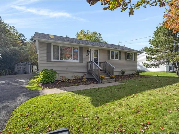 141 Pauline St, Saint John, NB E2J 3K8