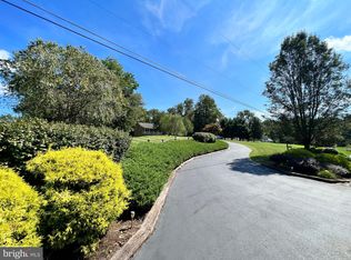 99 Gunhart Rd, Mohnton, PA 19540