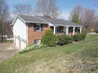 19 Valley View Cir, Vienna, WV 26105