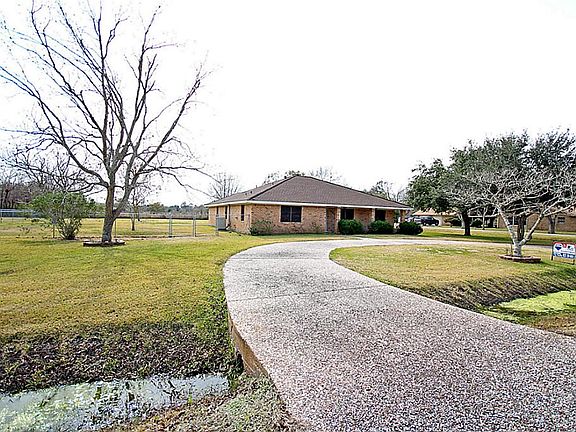 3rd image of 6402 Kelly Dr