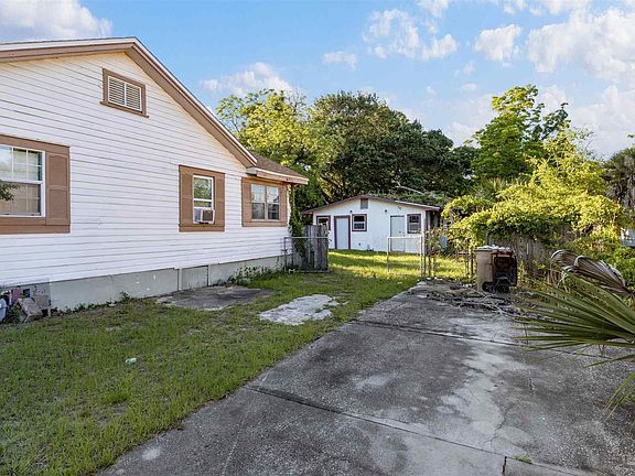 3rd image of 1206 W Brainerd St