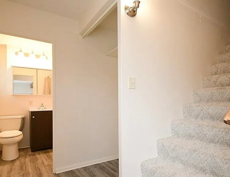 4526 Randolph St — Photo 23
