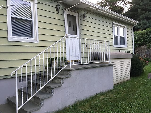 2nd image of 125 Grand St