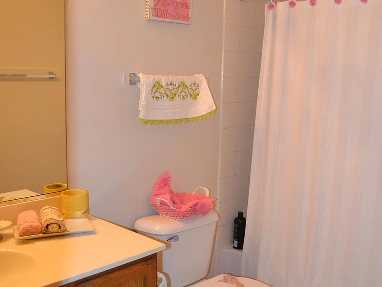 929 Genesee Dr — Photo 12