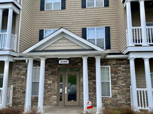 2131 Suncrest Vlg, Morgantown, WV 26505
