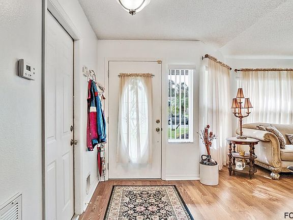 3rd image of 21 Parkview Ln