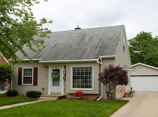 412 Fairview Ct, Green Bay, WI 54303